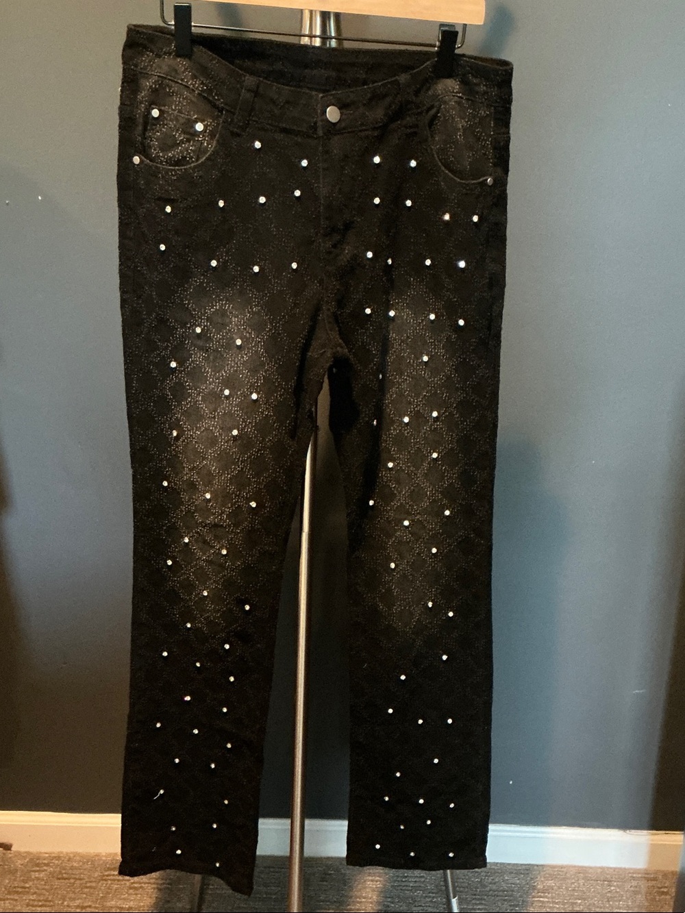 Black Embellished Distressed Women’s Jeans
